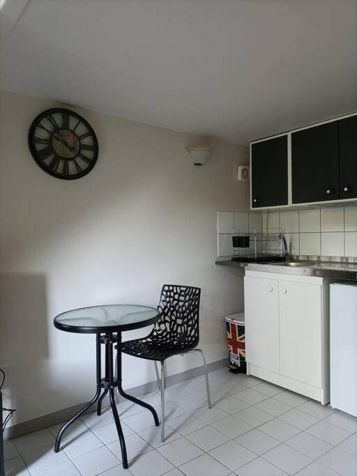 Agreable Et Paisible Studio Franqueville-Saint-Pierre Luaran gambar